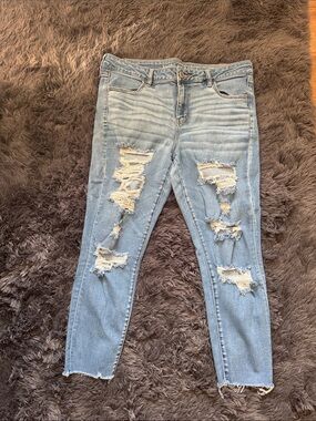American Eagle Outfitters Distressed Jeggings. Sz 16 Short.